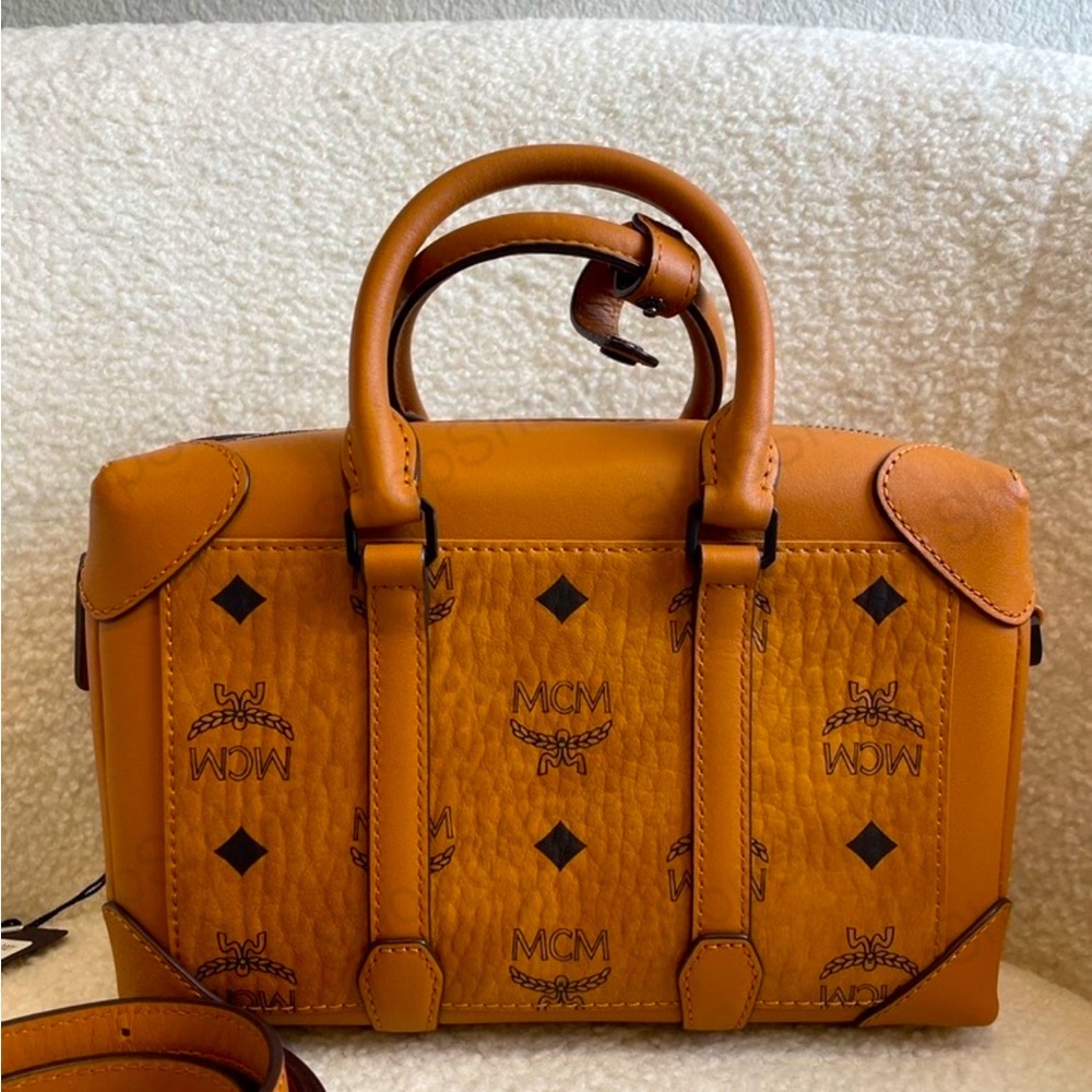 Berlin, Crossbody, MCM tote bag small. New with tag. - Picture 6 of 11